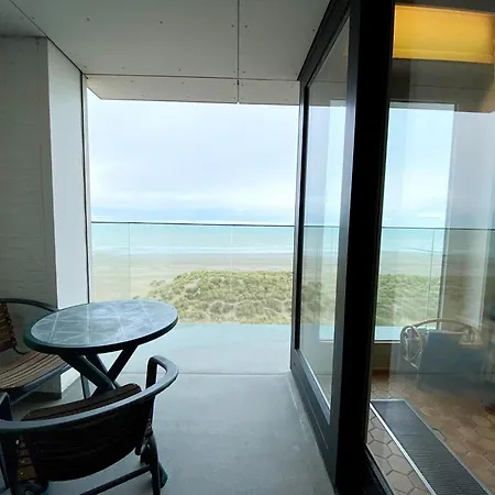 In By The Beach, Cleaning Included *
